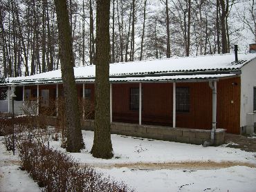 Das schneebedeckte Anglerheim